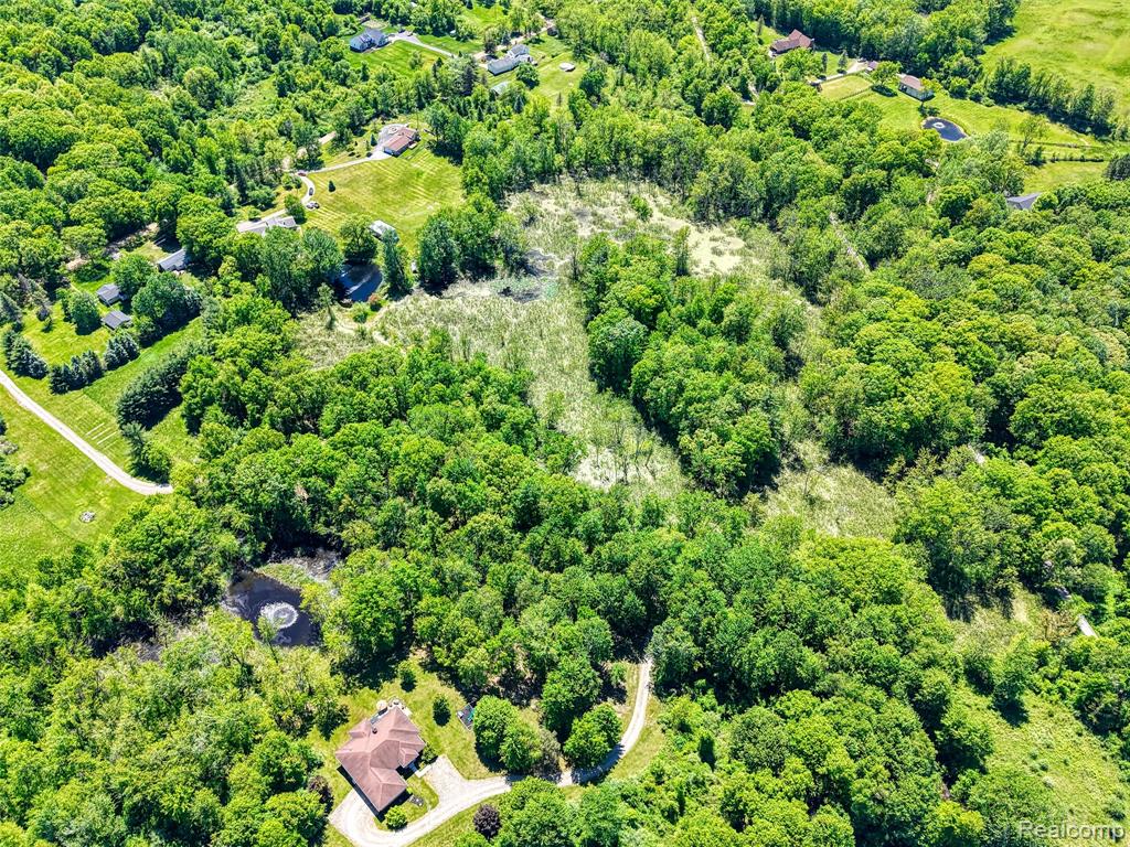 940 Rowland Road Leonard, MI 48367 - Photo 11 of 59
