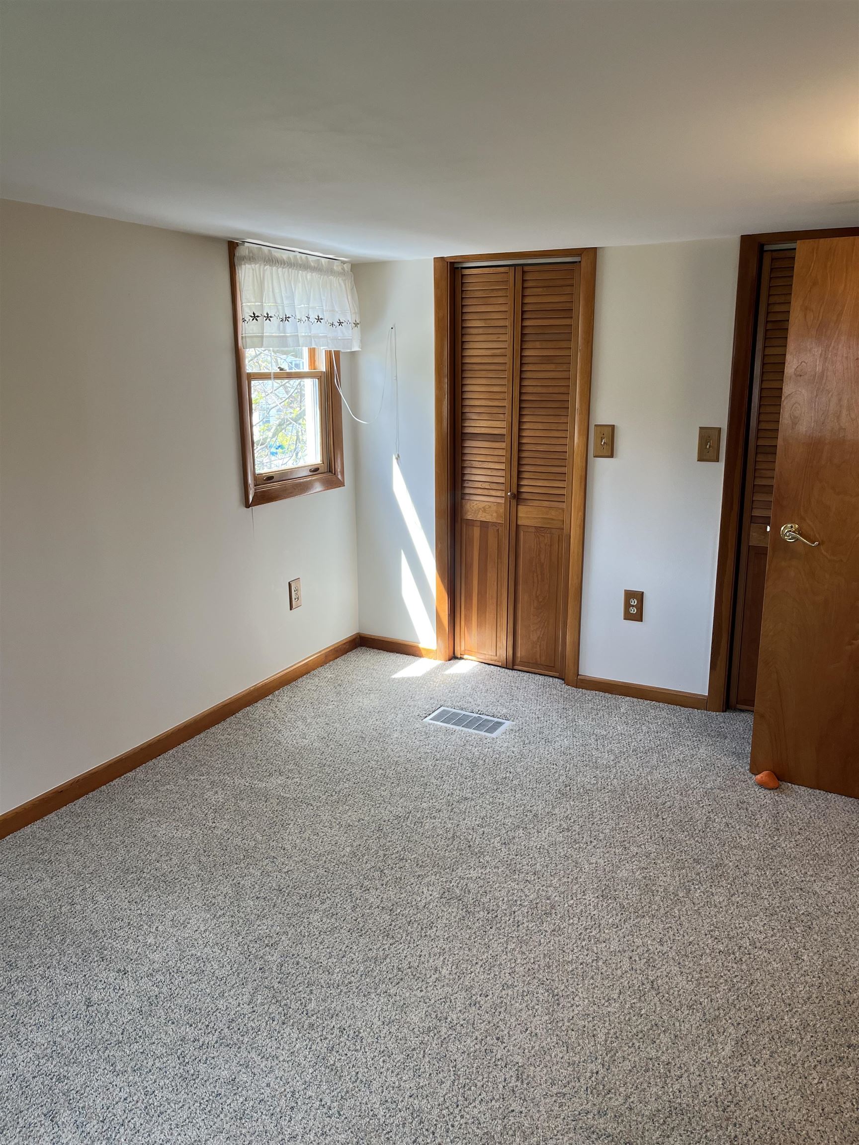 143 Woodbury Road Burlington, VT 05408 - Photo 30 of 32 Gallery Image 30