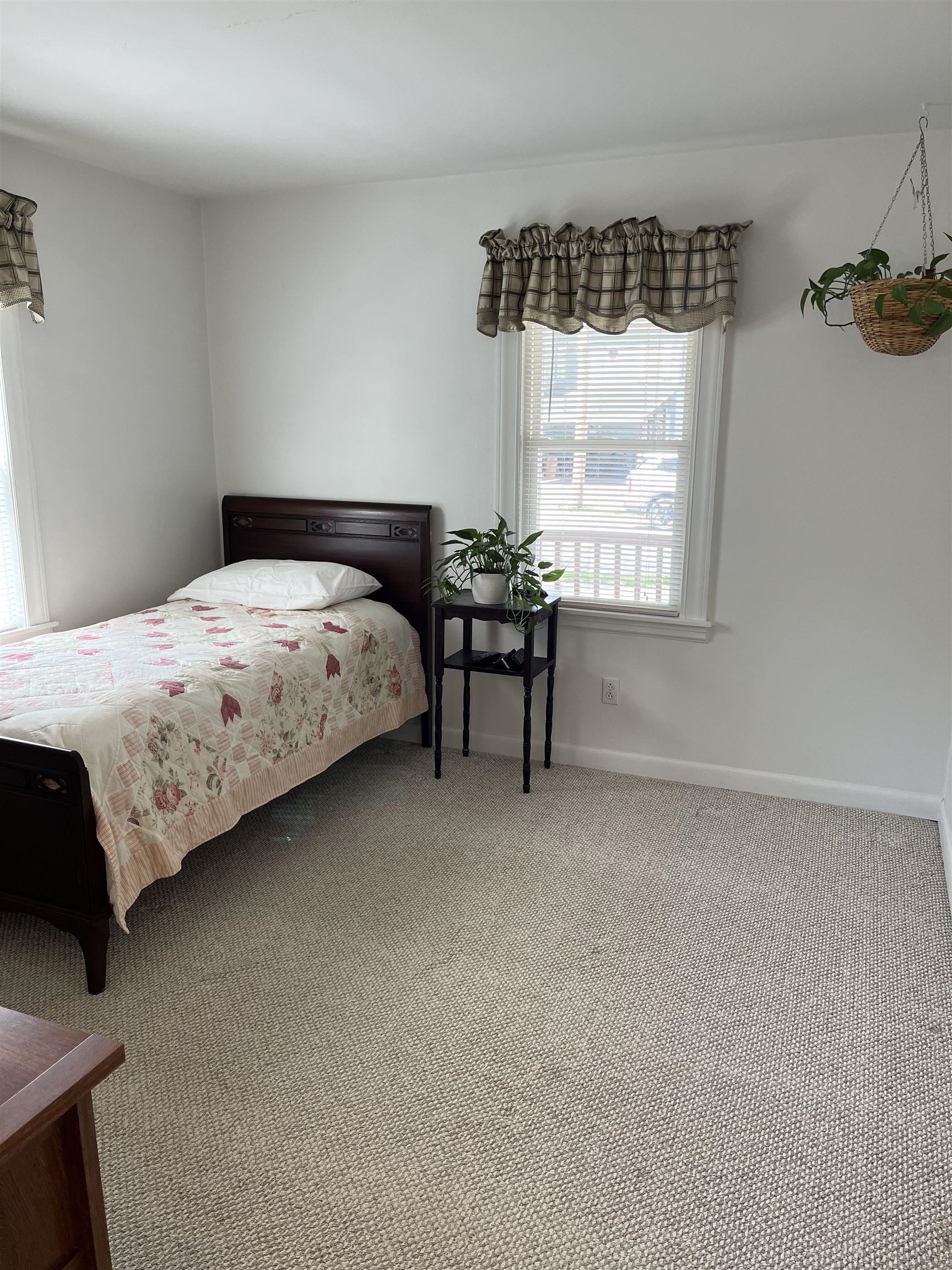 143 Woodbury Road Burlington, VT 05408 - Photo 8 of 32 Gallery Image 8