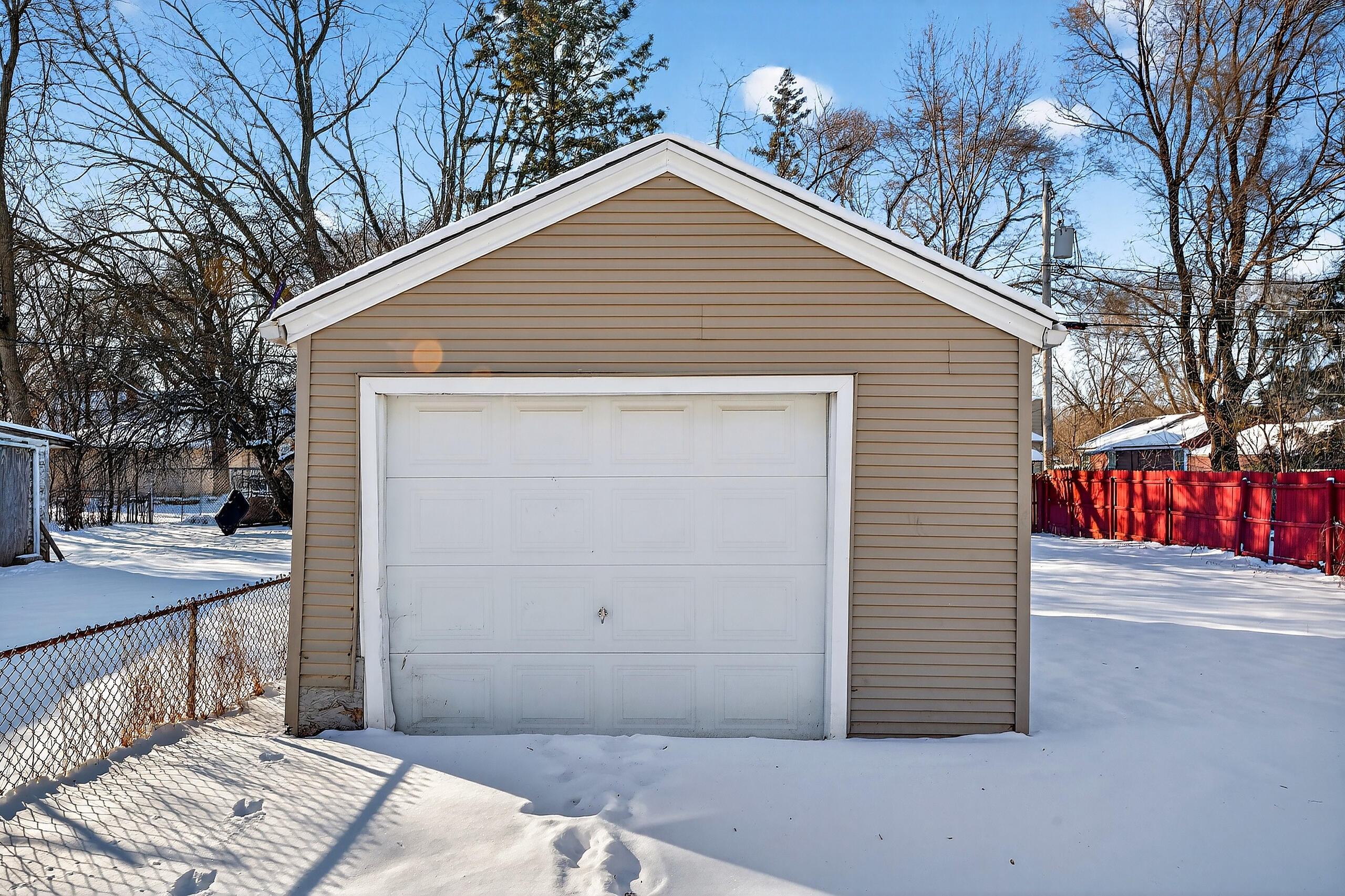 4545 North 45th Street Milwaukee, WI 53218 - Photo 29 of 32 Garage