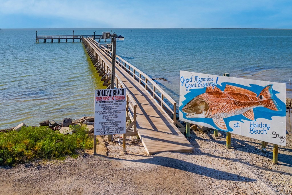 129 Palmetto Point Road Rockport, TX 78382 - Photo 2 of 40