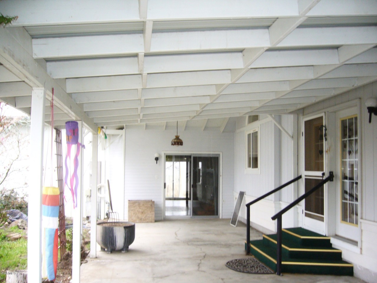420 Schut Road Moxee, WA 98936 - Photo 3 of 24 front porch 2