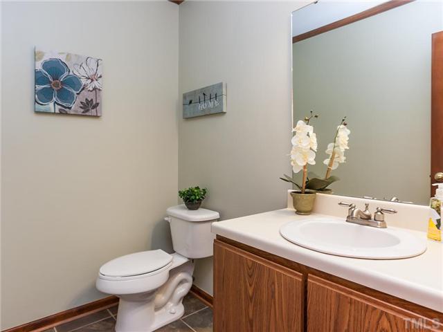 5622 Hamstead Crossing Raleigh, NC 27612 - Photo 14 of 25