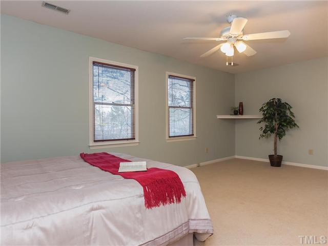 5622 Hamstead Crossing Raleigh, NC 27612 - Photo 16 of 25