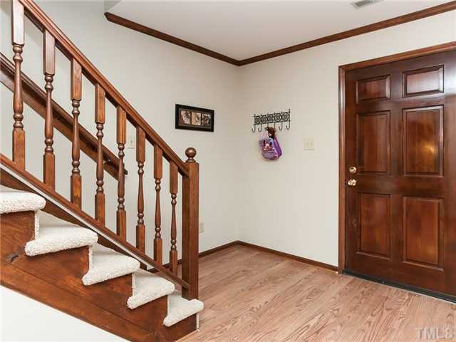 5622 Hamstead Crossing Raleigh, NC 27612 - Photo 3 of 25