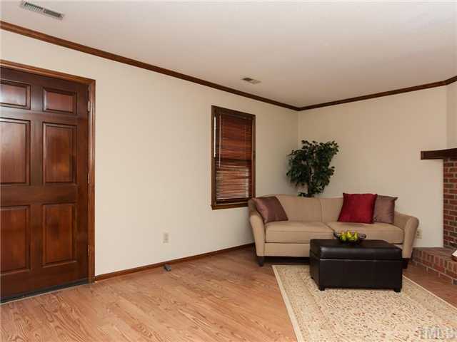 5622 Hamstead Crossing Raleigh, NC 27612 - Photo 4 of 25