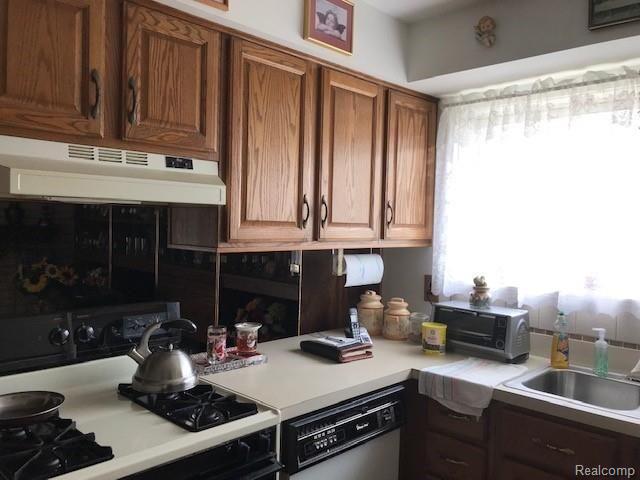 37249 Hacker Drive Sterling Heights, MI 48310 - Photo 27 of 34 IMG_3977.JPG