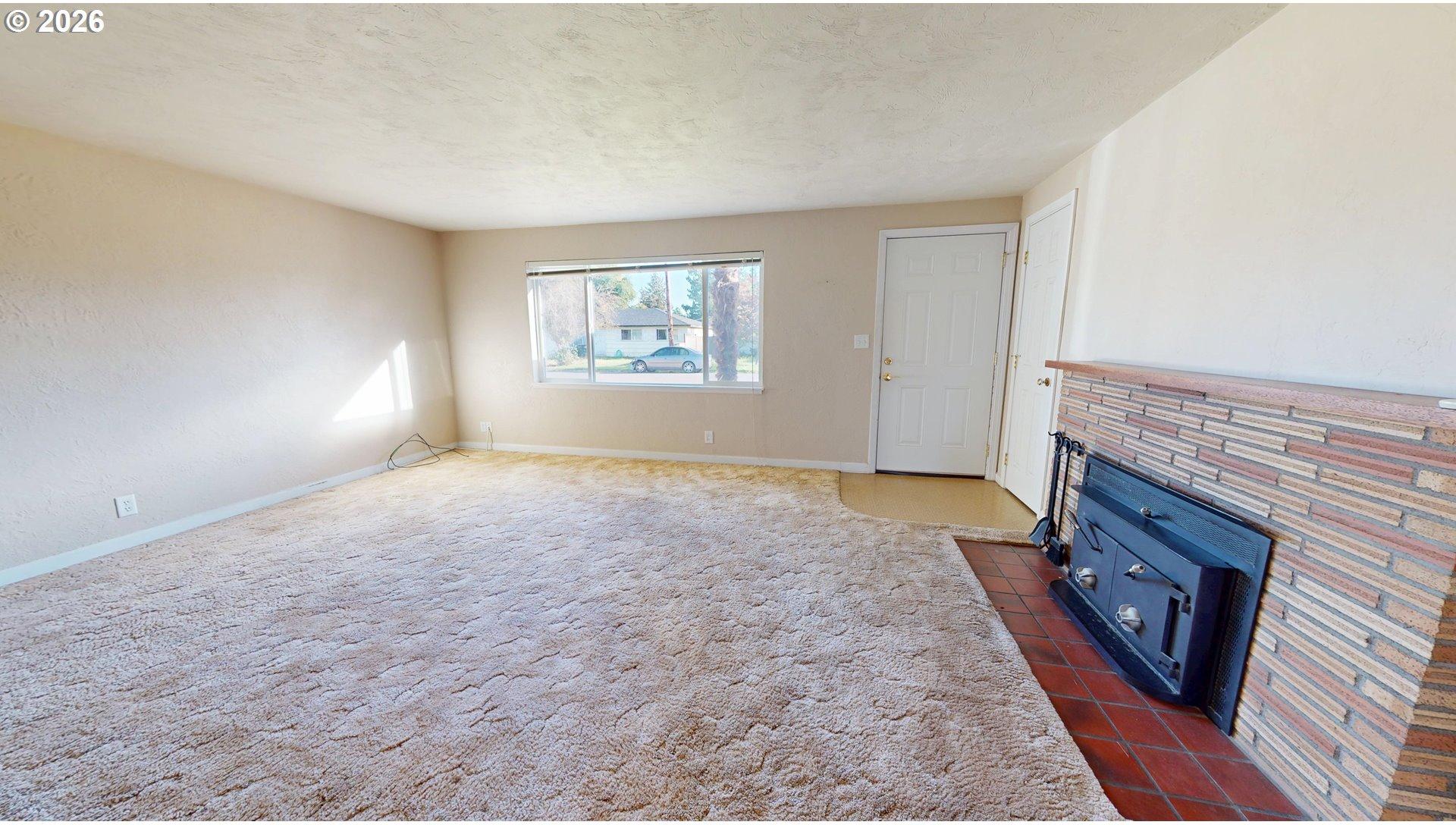 354 V Street Springfield, OR 97477 - Photo 3 of 42 Gallery Image 3