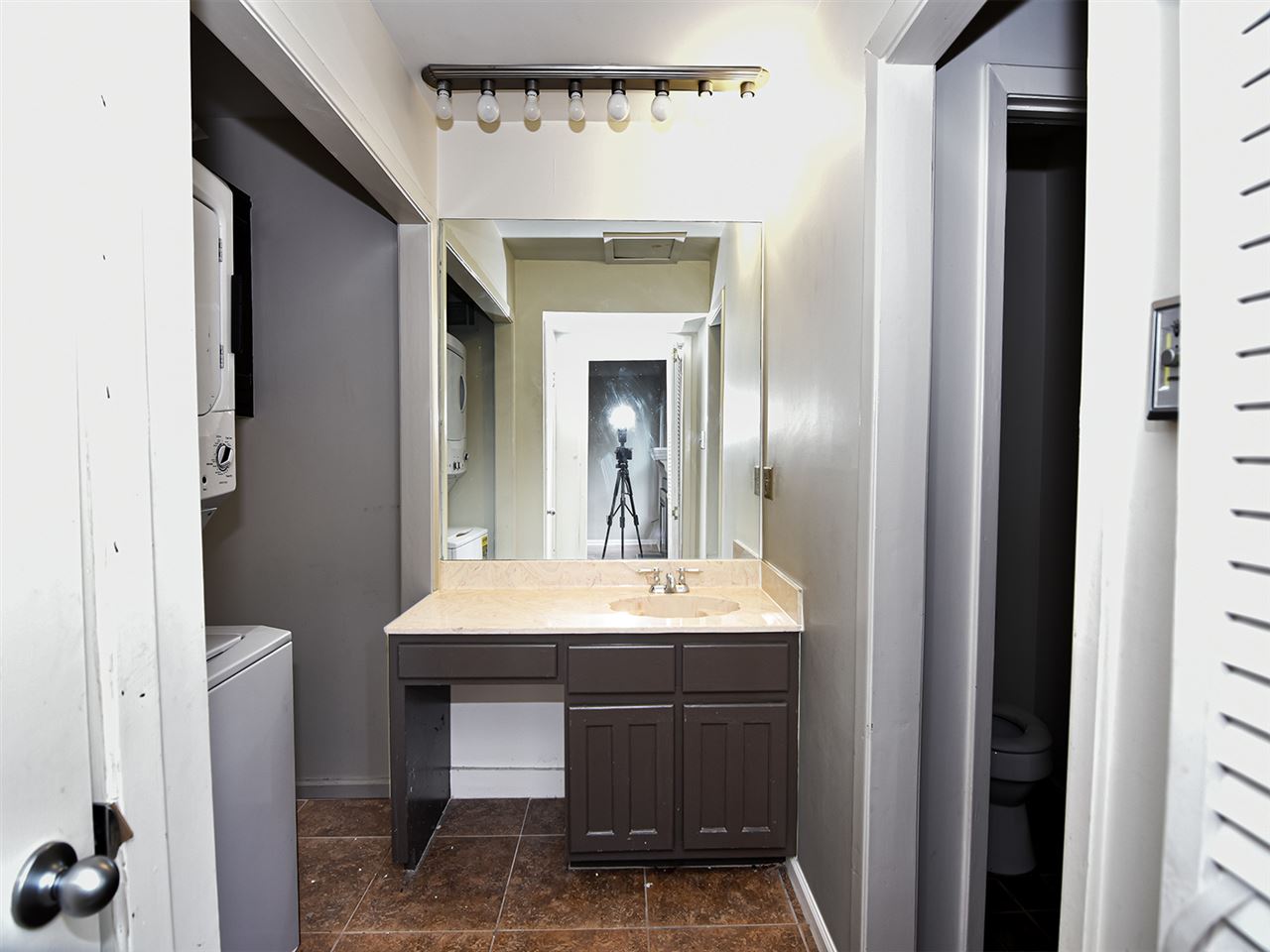 1926 Allenby Road, Unit 11 Germantown, TN 38139 - Photo 11 of 25 Gallery Image 11
