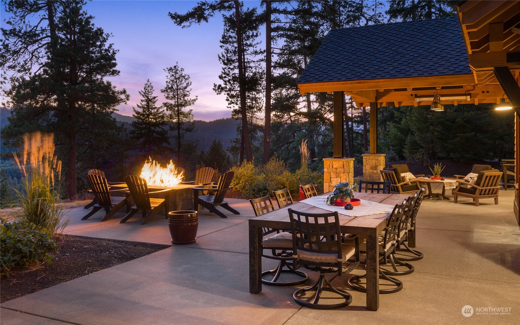 1040 Pinegrass Loop Cle Elum, WA 98922 - Photo 15 of 39 an outdoor space with furniture