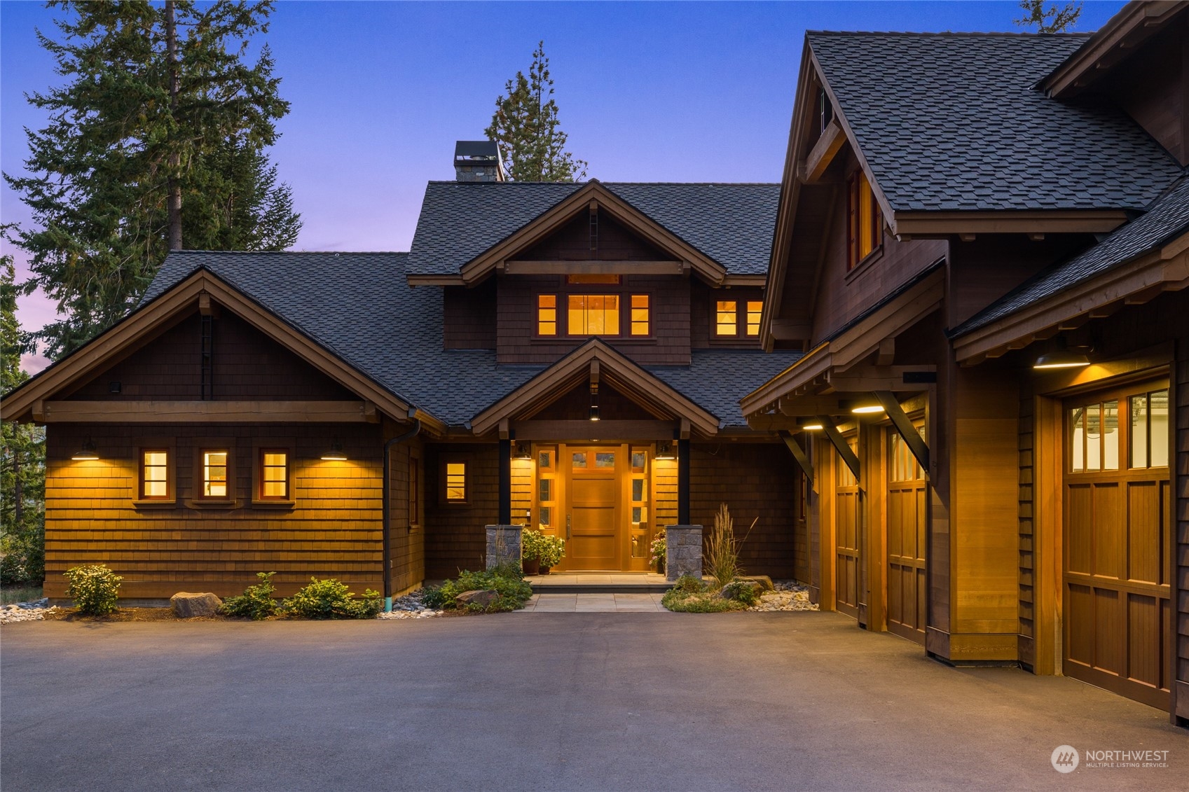 1040 Pinegrass Loop Cle Elum, WA 98922 - Photo 2 of 39 a front view of a house