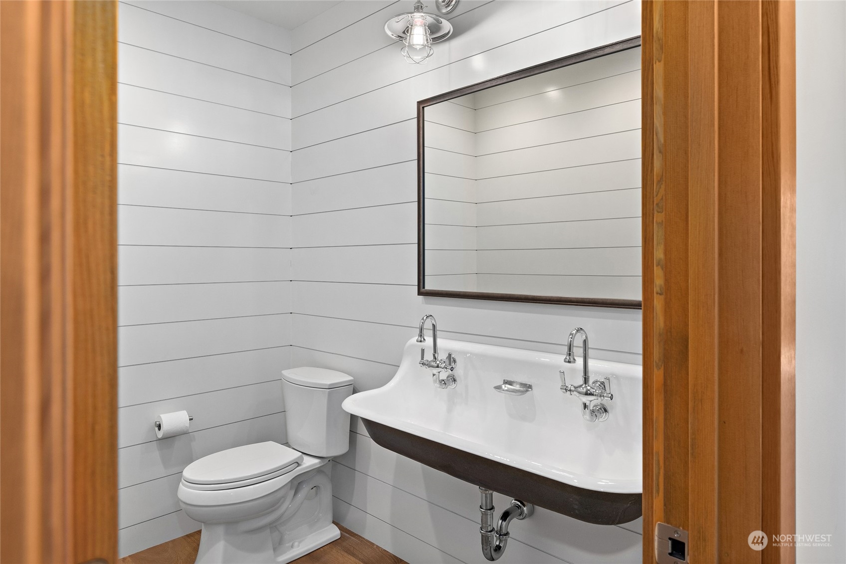 1040 Pinegrass Loop Cle Elum, WA 98922 - Photo 35 of 39 a bathroom with a sink a toilet and shower