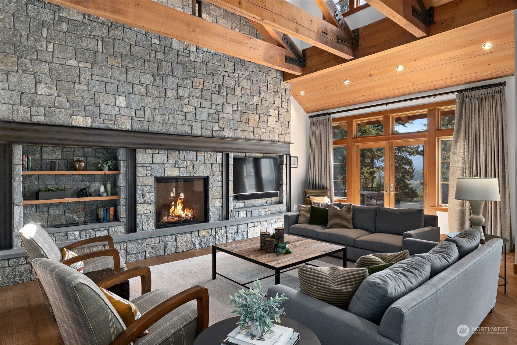 1040 Pinegrass Loop Cle Elum, WA 98922 - Photo 5 of 39 a living room with furniture and a fireplace
