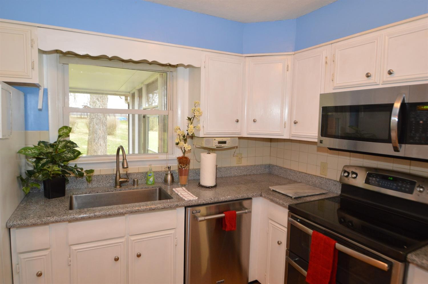253 Anderson Road Georgetown, KY 40324 - Photo 2 of 31 Gorgeous kitchen. Granite counter tops,