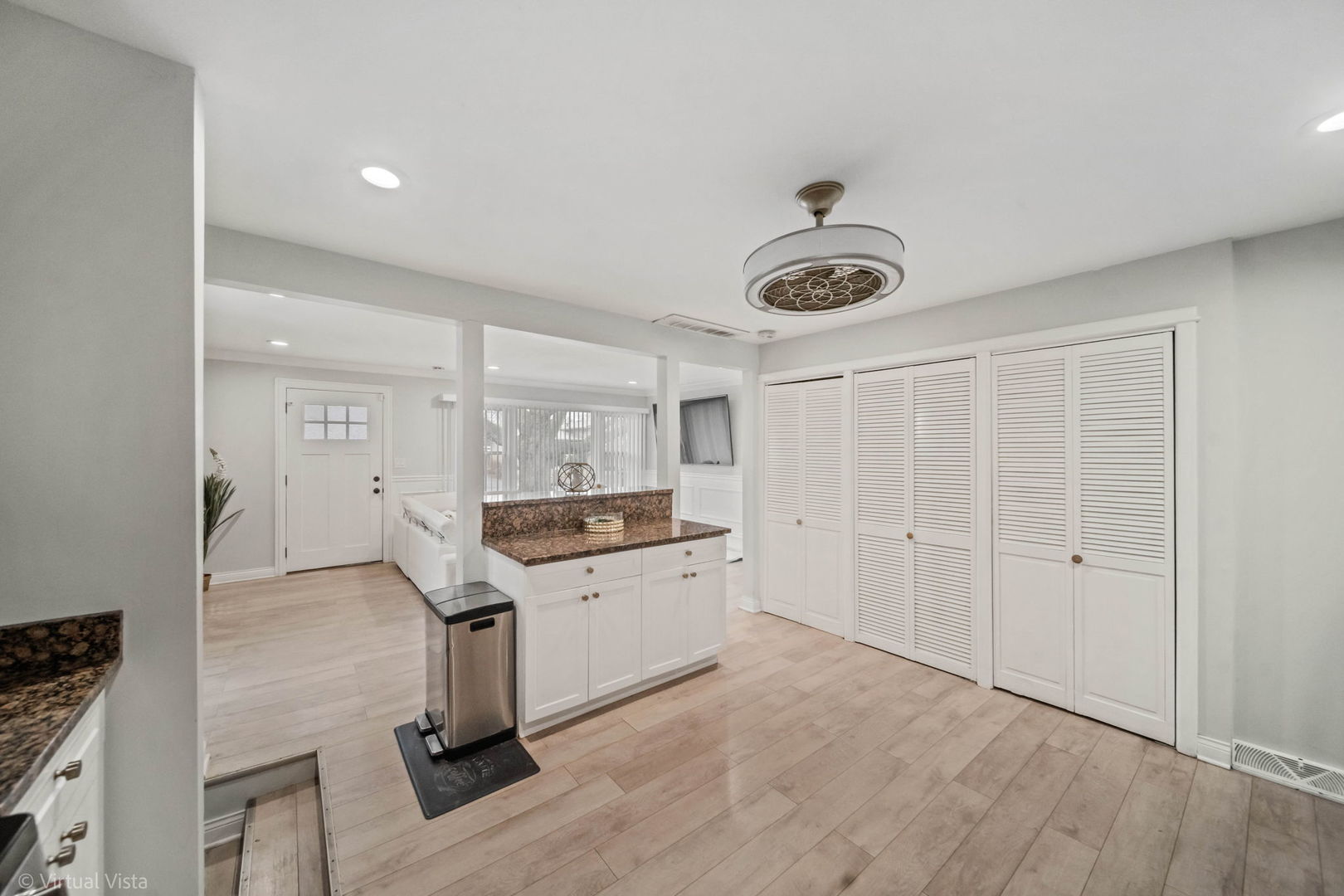 18917 Springfield Avenue Flossmoor, IL 60422 - Photo 7 of 24 Gallery Image 7