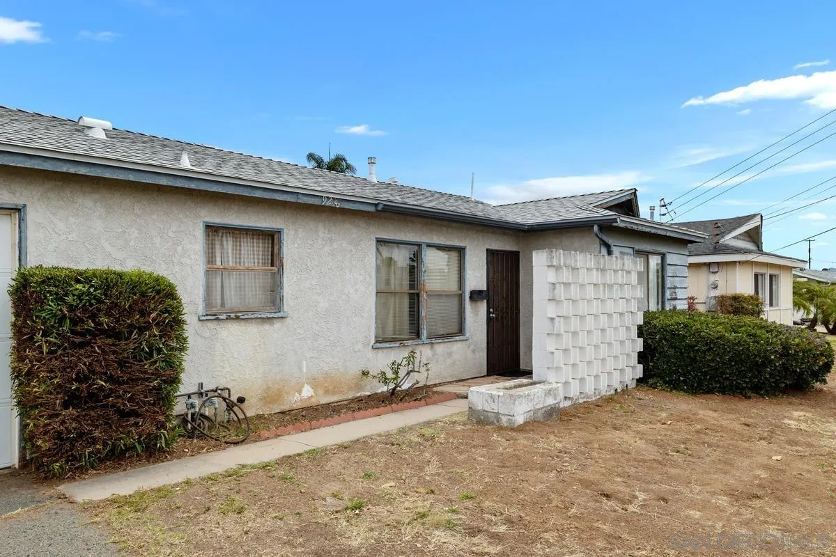 9218 Ellenbee Road Santee, CA 92071 - Photo 3 of 30
