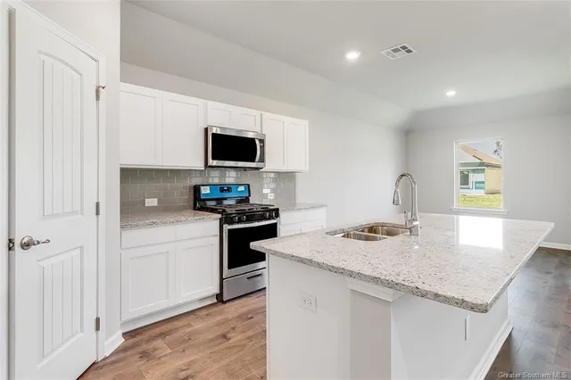 $239,500 | 341 Sawyer Drive, Sulphur, LA 70665