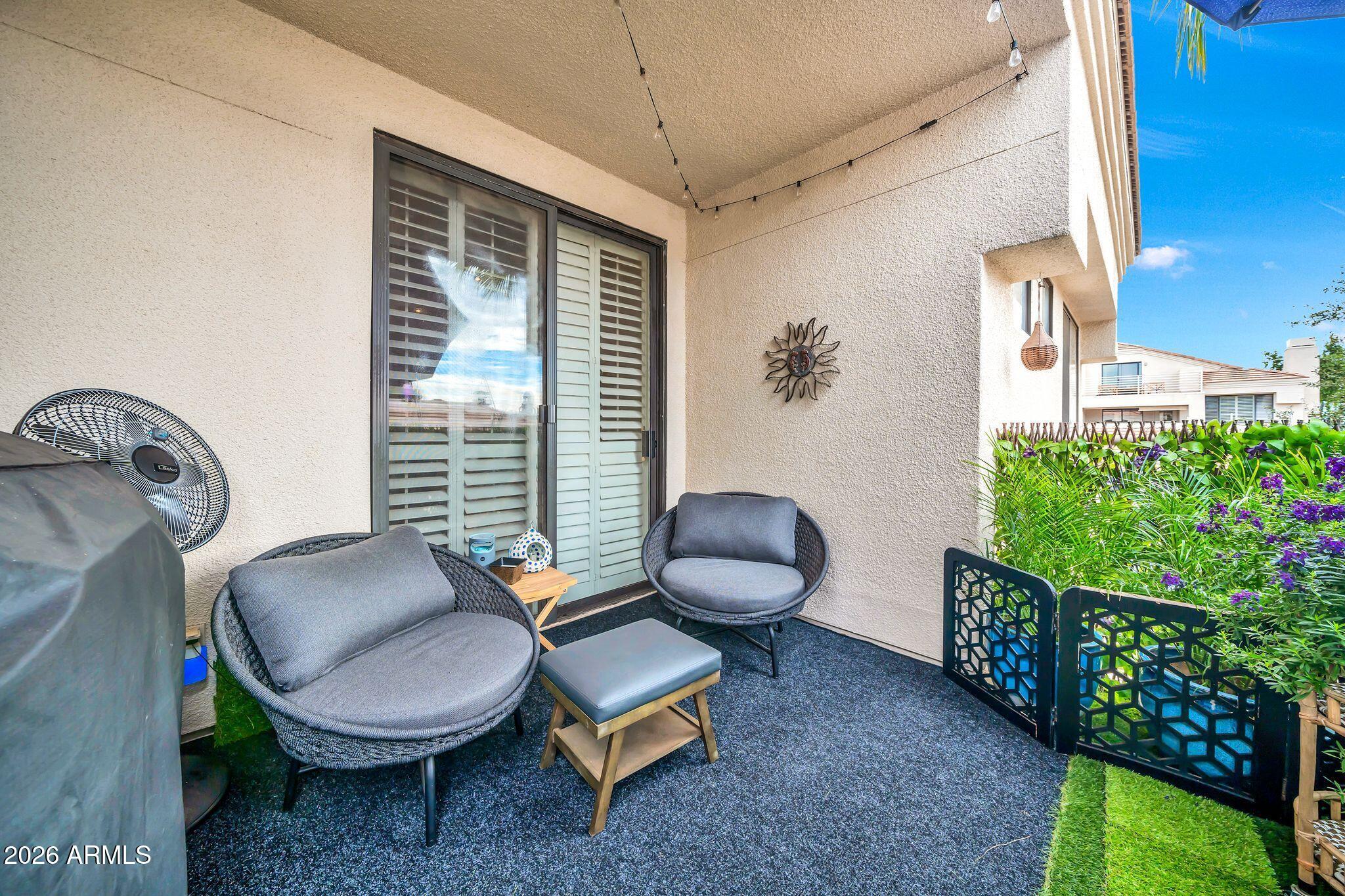 8270 North Hayden Road, Unit 2052 Scottsdale, AZ 85258 - Photo 10 of 25 8270 N Hayden Rd 2052-34