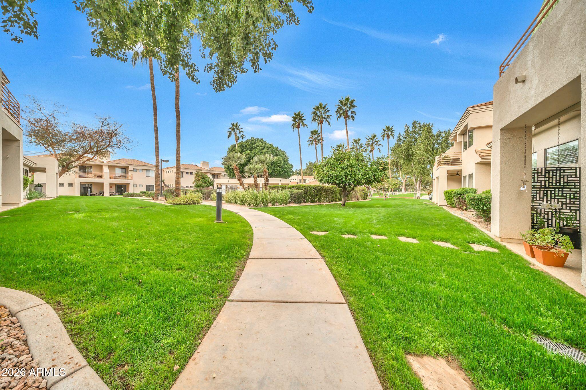 8270 North Hayden Road, Unit 2052 Scottsdale, AZ 85258 - Photo 15 of 25 8270 N Hayden Rd 2052-1