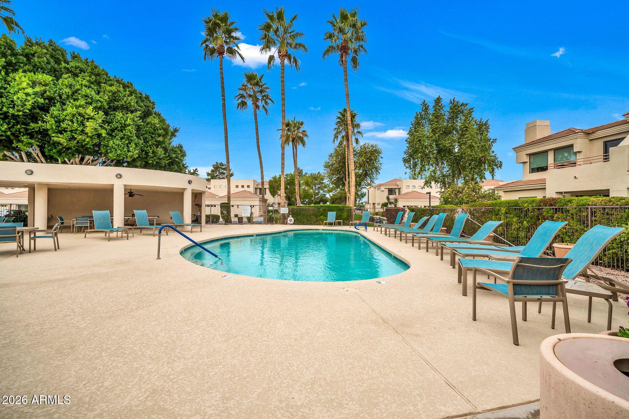 8270 North Hayden Road, Unit 2052 Scottsdale, AZ 85258 - Photo 16 of 25 8270 N Hayden Rd 2052-32