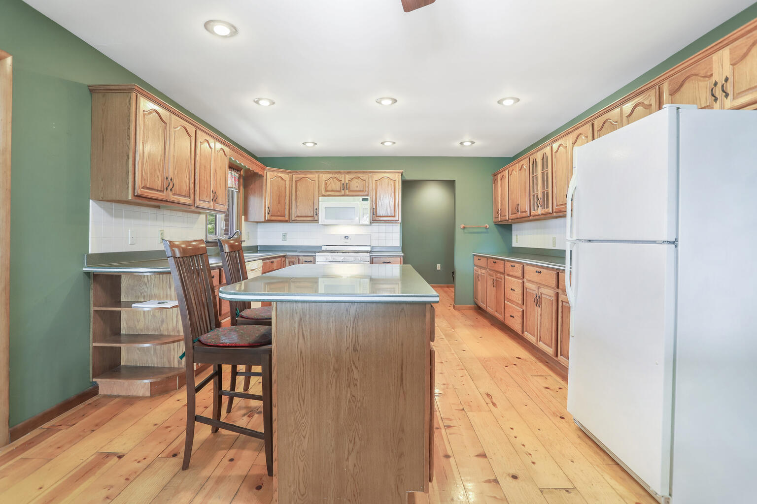 3610 West Bloomington Road Champaign, IL 61822 - Photo 9 of 32 Gallery Image 9