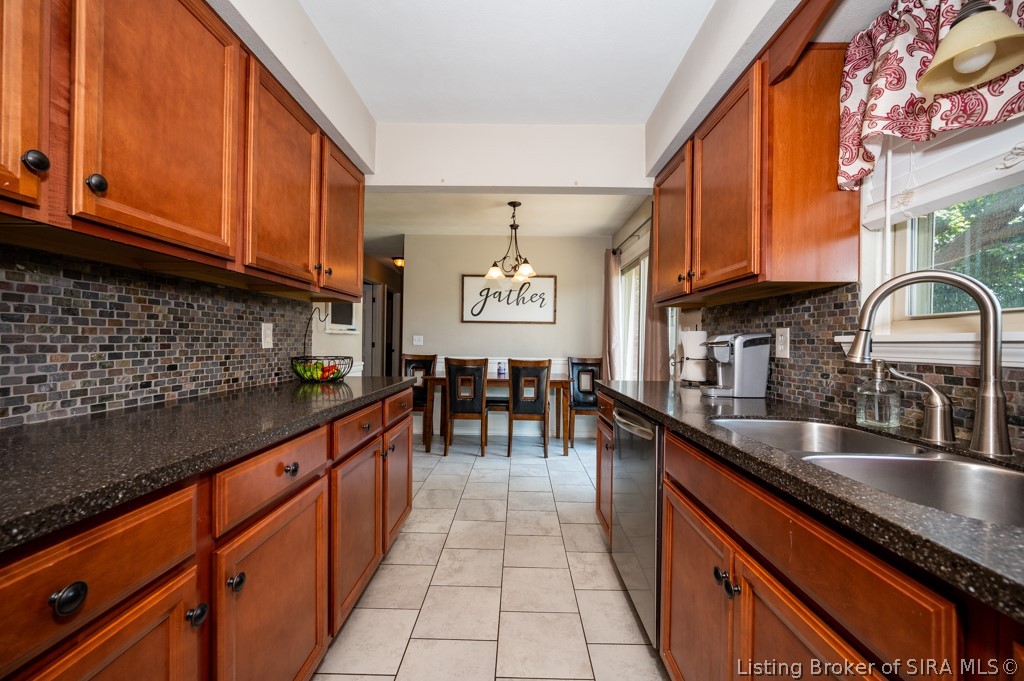 213 Redwood Drive New Albany, IN 47150 - Photo 10 of 47 Gallery Image 10