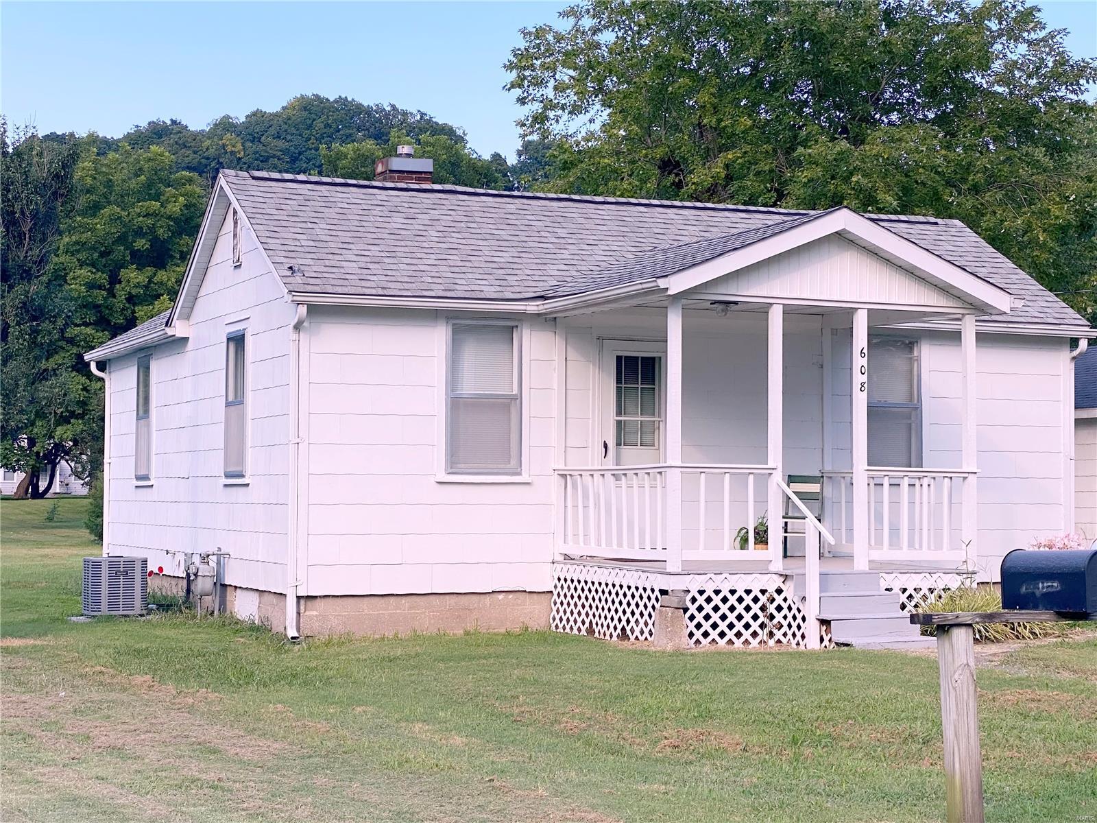 608 Middle Street Prairie du Rocher, IL 62277 - Photo 1 of 23