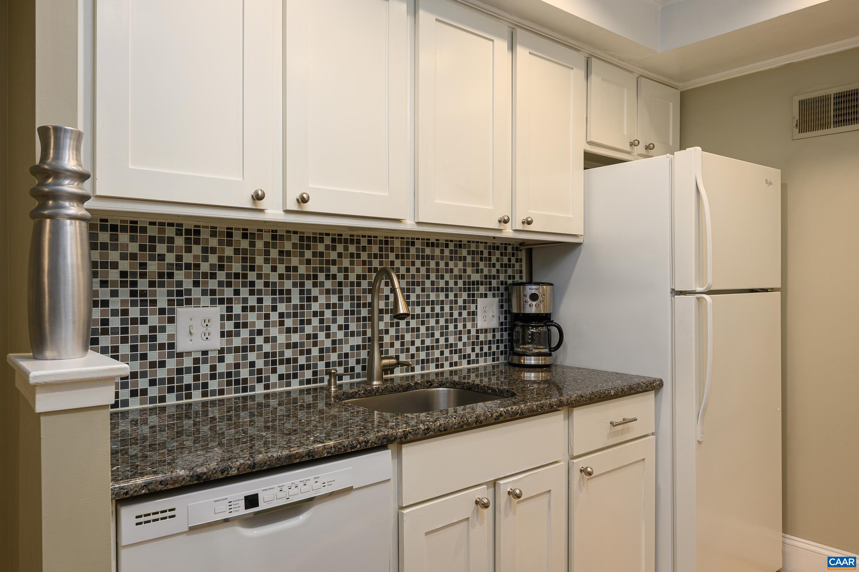 115 Turtle Creek Road, Unit 9 Charlottesville, VA 22901 - Photo 7 of 18 Gallery Image 7