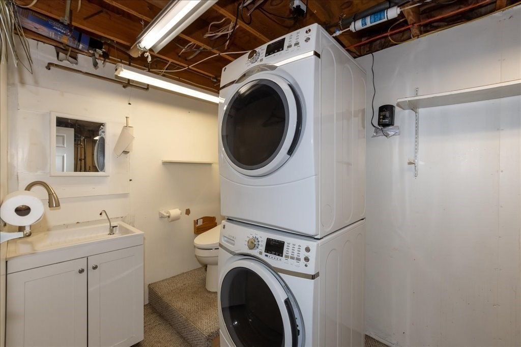 15 Wilbraham Road Hampden, MA 01036 - Photo 38 of 38 a utility room with dryer and washer