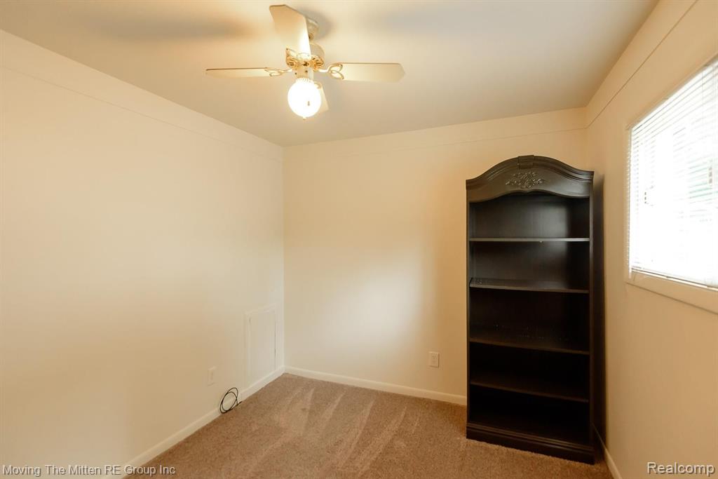 526 South Henry Ruff Road Westland, MI 48186 - Photo 25 of 39
