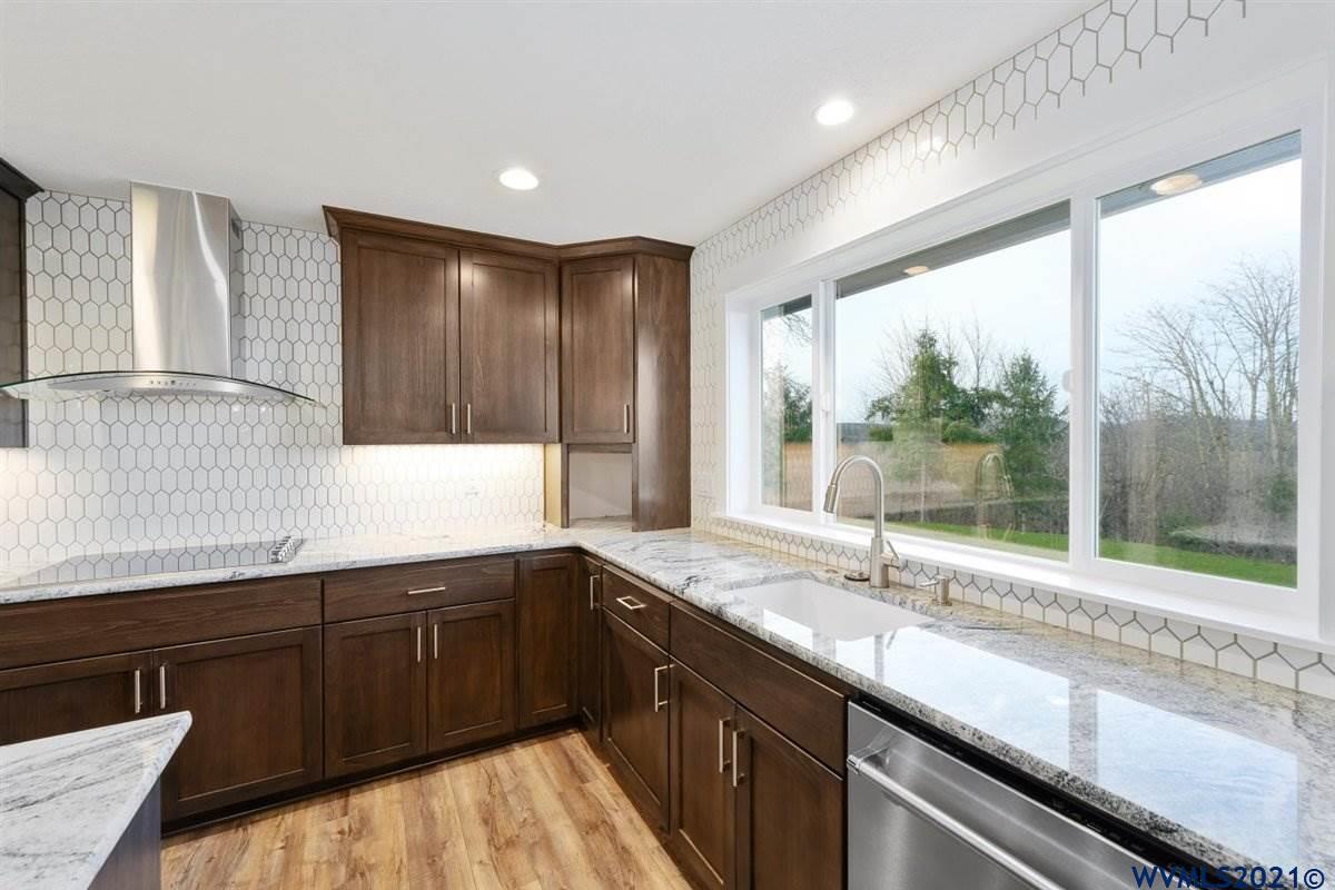 1650 Southwest Clay Street Dallas, OR 97338 - Photo 12 of 39