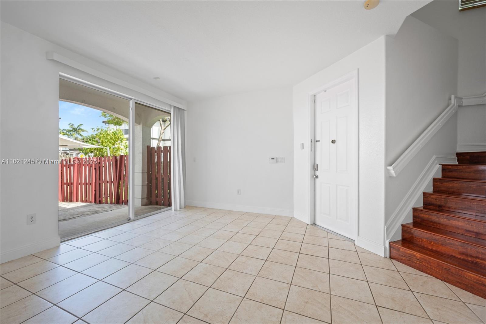 7633 Northwest 114th Path, Unit 7633 Doral, FL 33178 - Photo 2 of 25 a view of an entryway