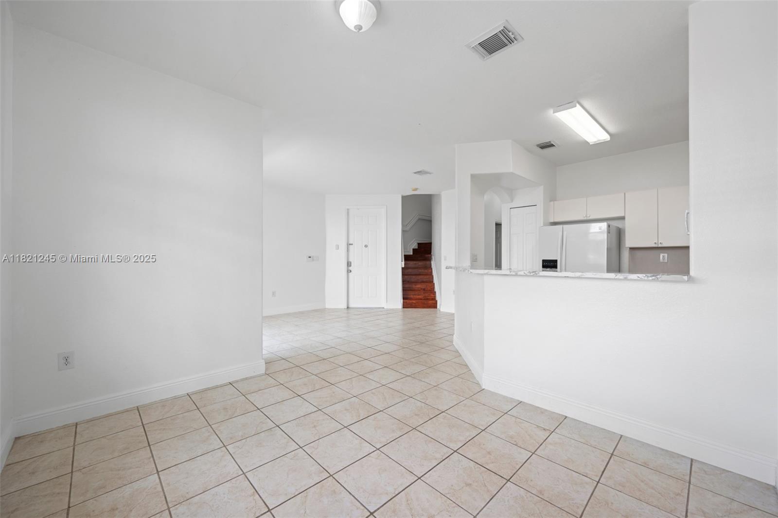 7633 Northwest 114th Path, Unit 7633 Doral, FL 33178 - Photo 4 of 25