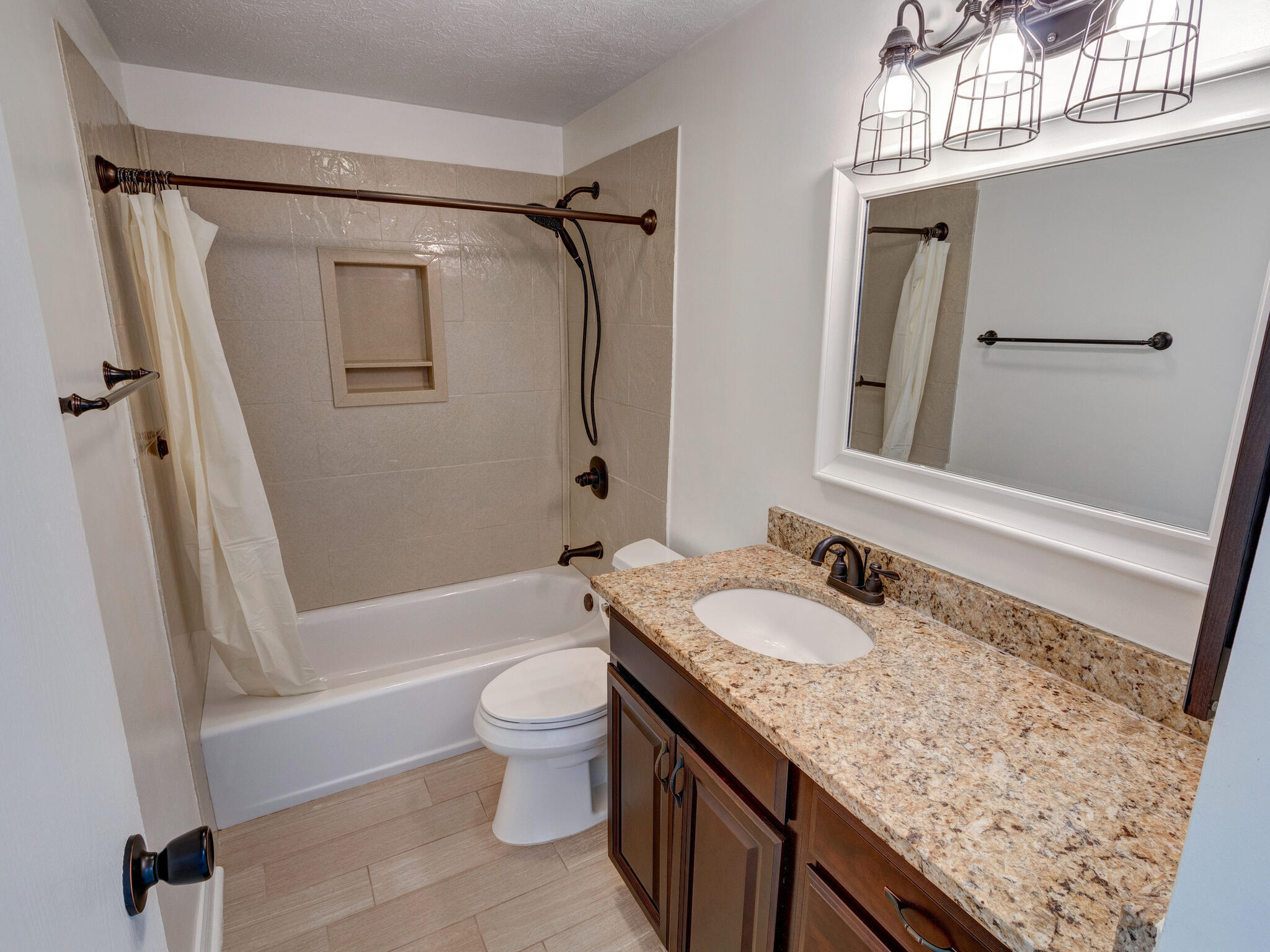 8531 Castle Ridge Lane Indianapolis, IN 46256 - Photo 15 of 22 Gallery Image 15