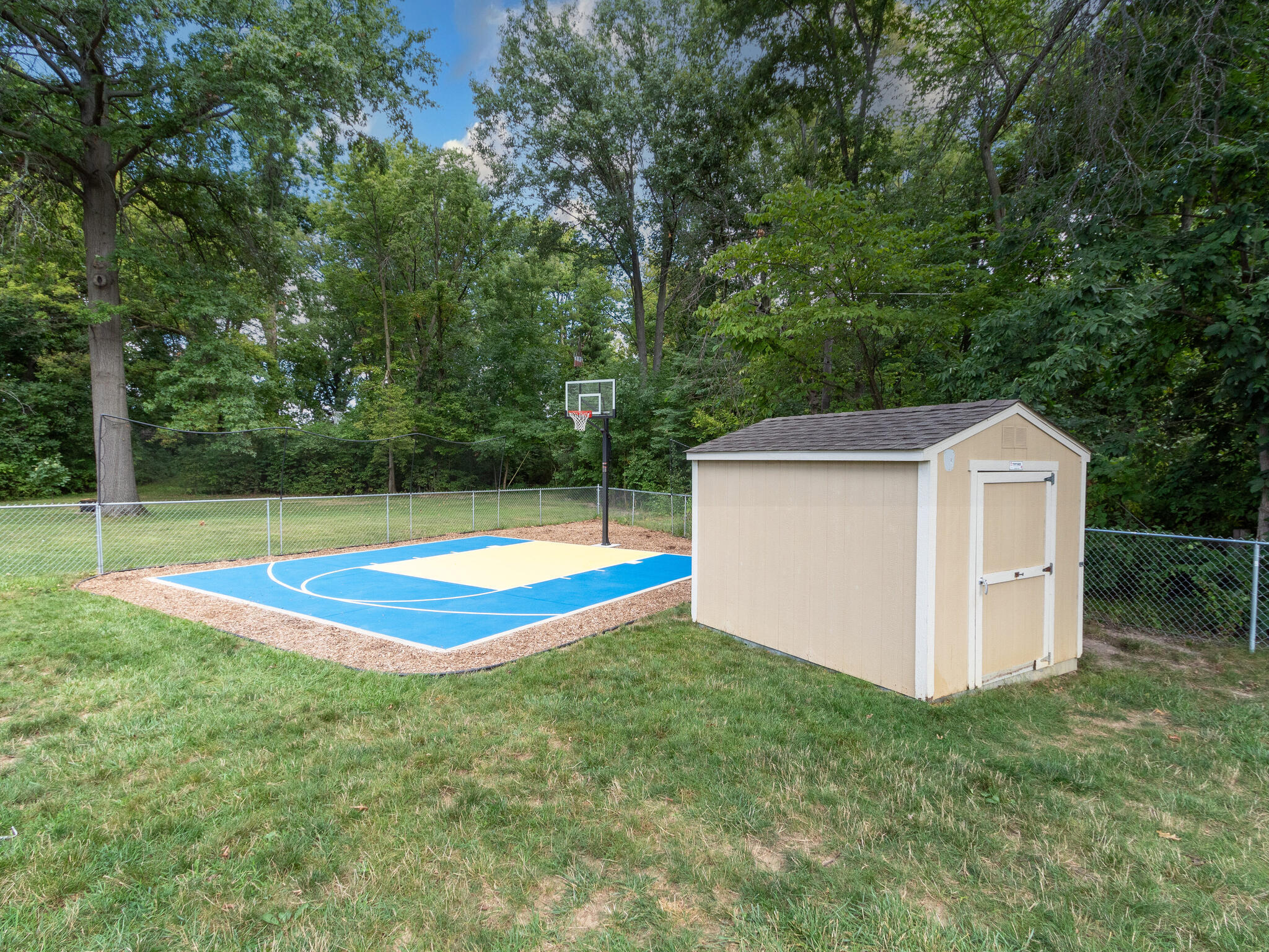 8531 Castle Ridge Lane Indianapolis, IN 46256 - Photo 21 of 22 Gallery Image 21