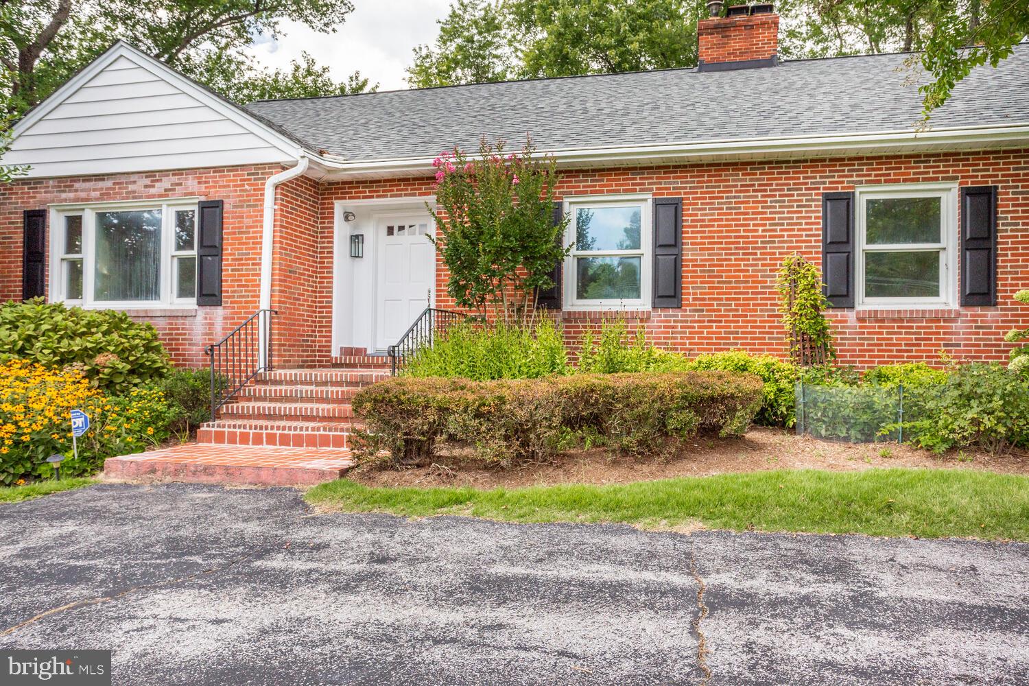 2510 Plum Point Road Huntingtown, MD 20639 - Photo 2 of 62 Beautiful mature landscaping w/ circular driveway