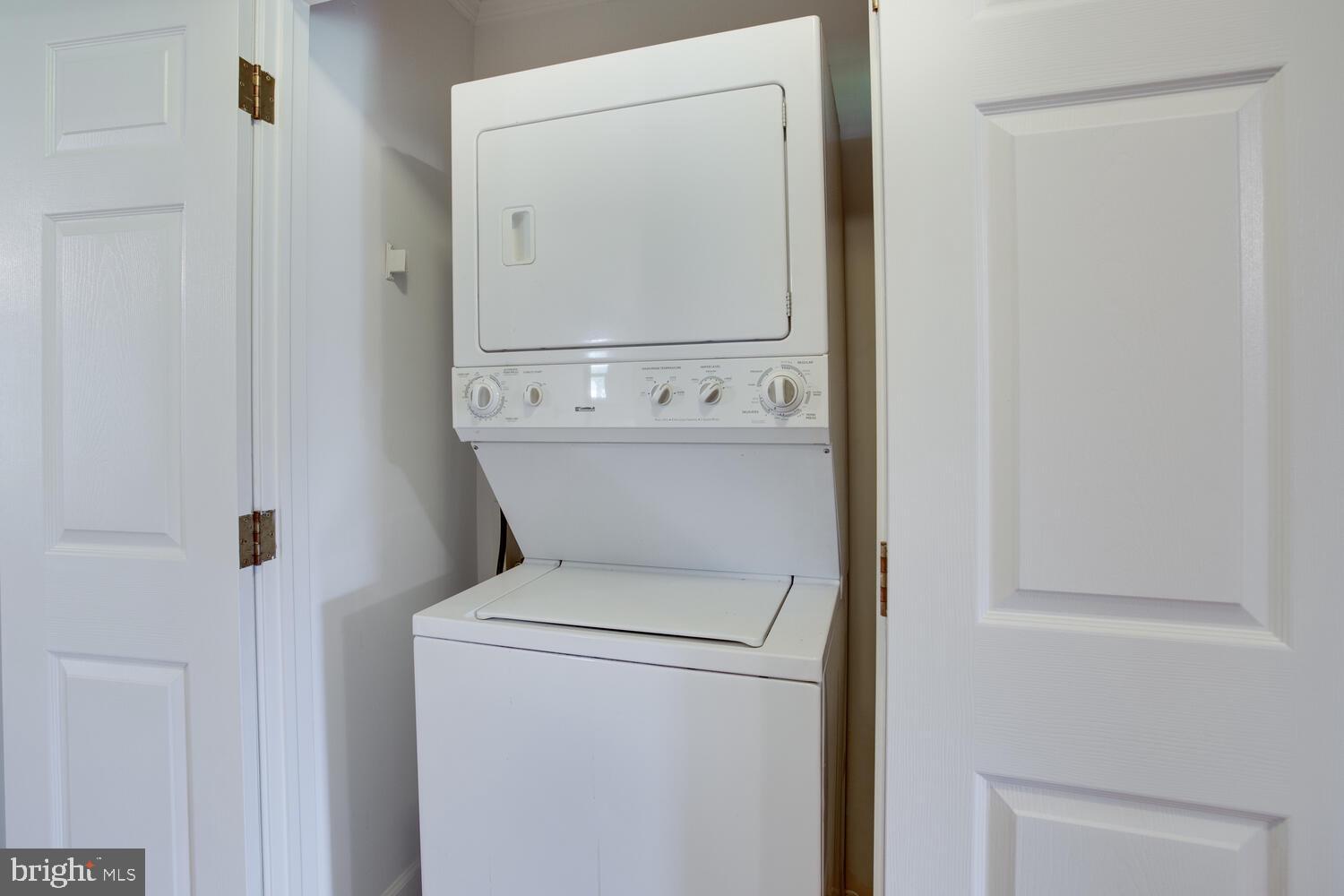 2510 Plum Point Road Huntingtown, MD 20639 - Photo 23 of 62 Main Level washer and dryer