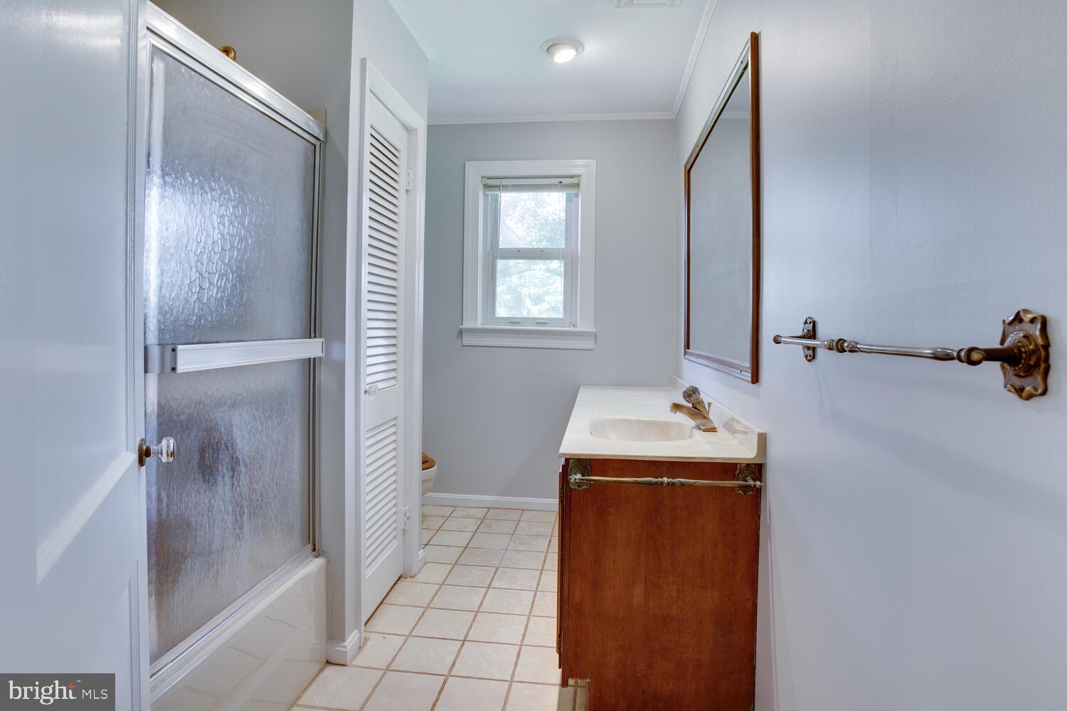 2510 Plum Point Road Huntingtown, MD 20639 - Photo 32 of 62 Hall bath