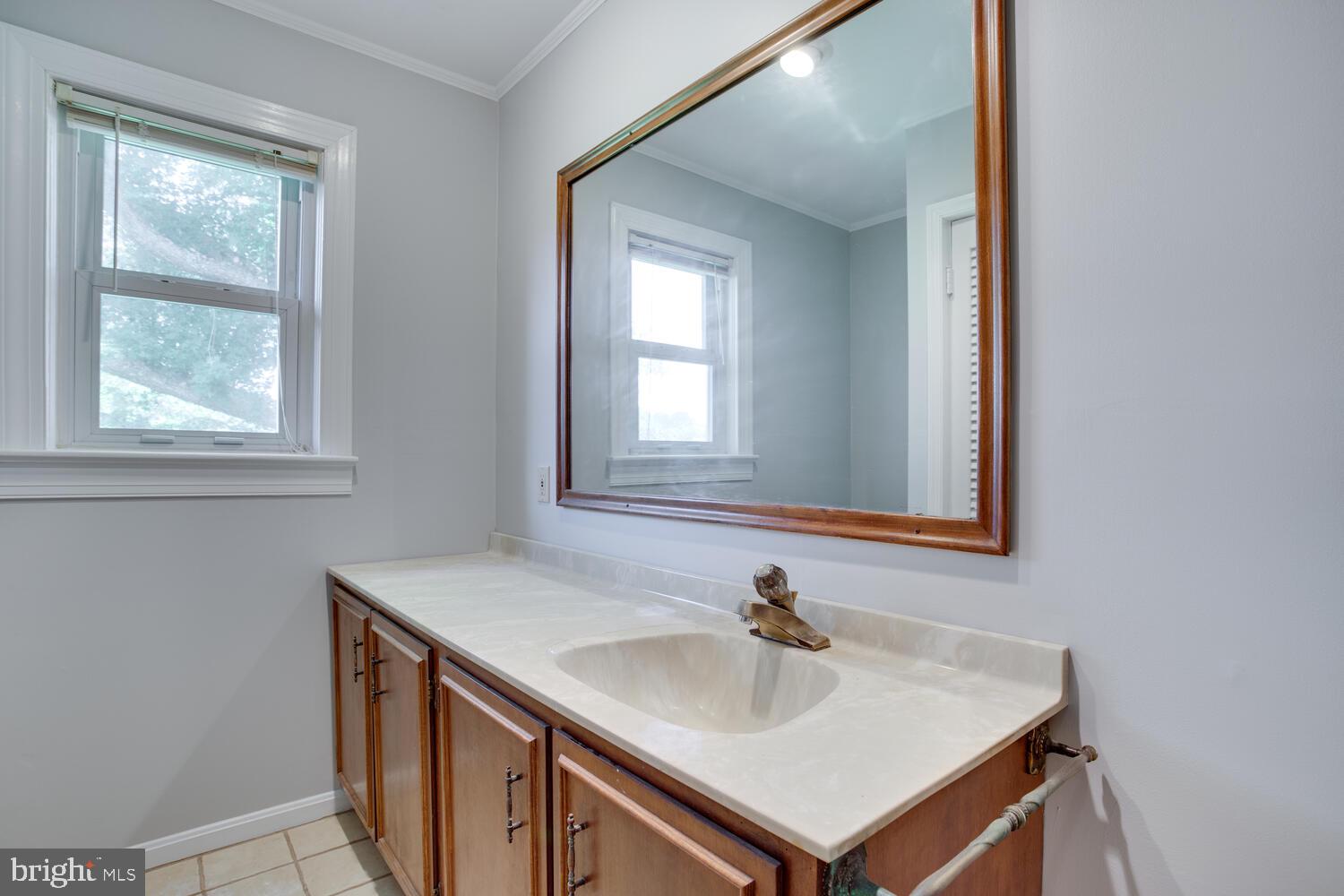 2510 Plum Point Road Huntingtown, MD 20639 - Photo 33 of 62 Hall bath