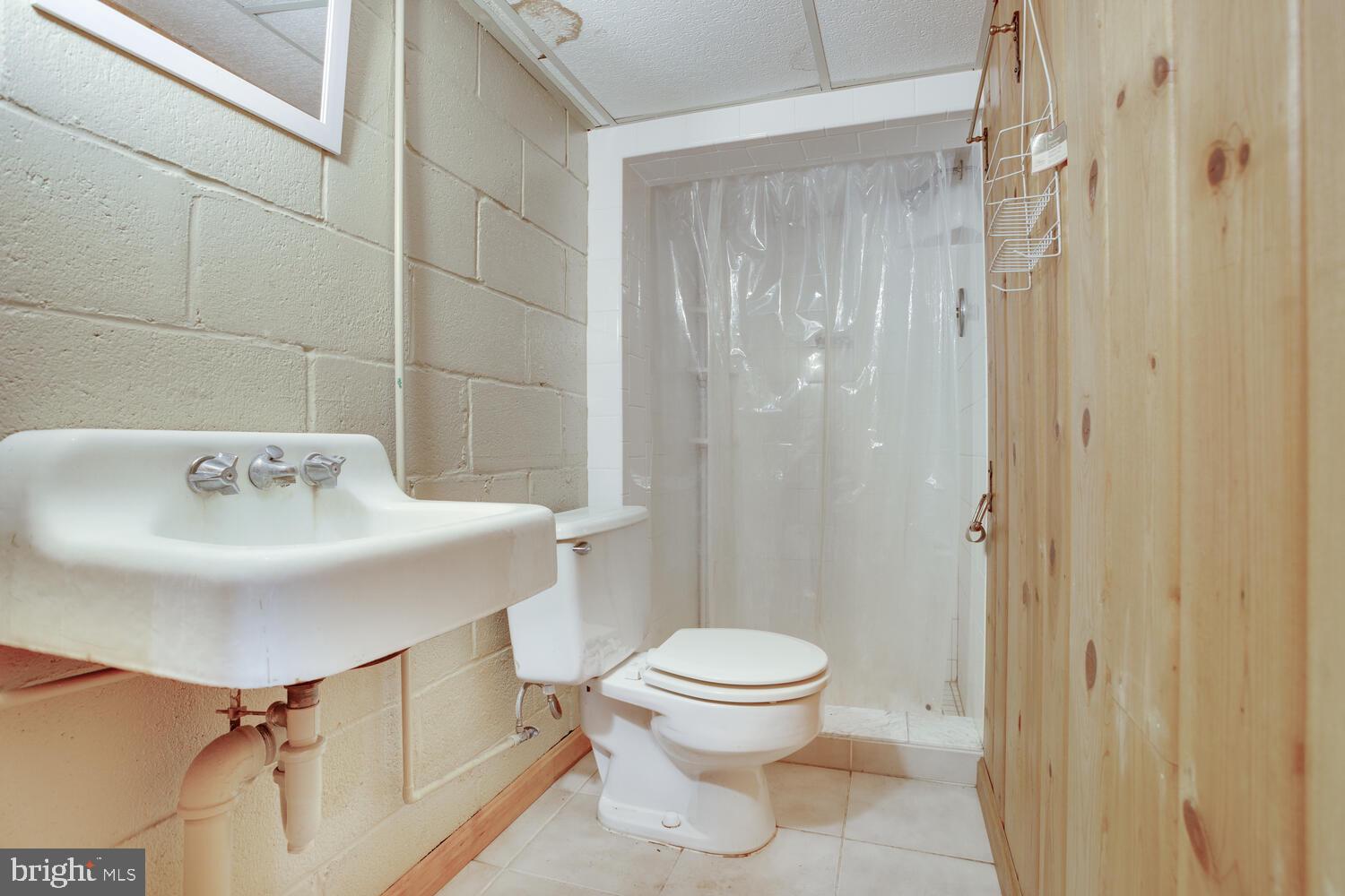 2510 Plum Point Road Huntingtown, MD 20639 - Photo 46 of 62 Full bath on lower level