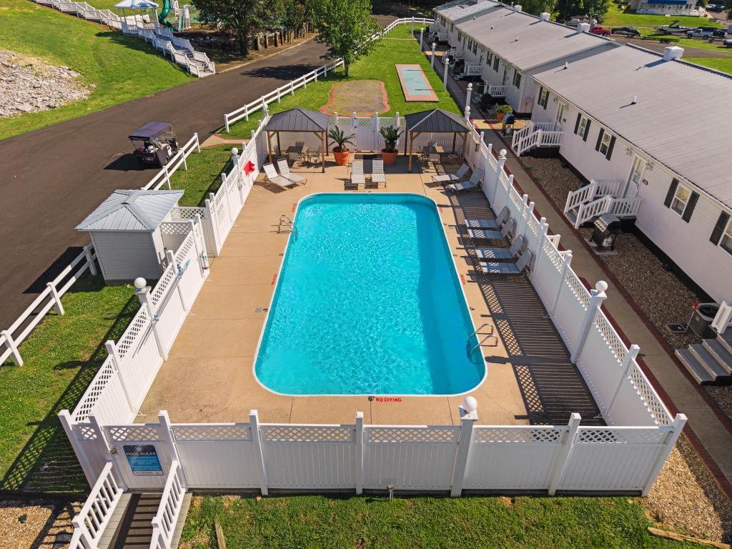 108 Green Turtle Bay Drive Grand Rivers, KY 42045 - Photo 22 of 30 Pool