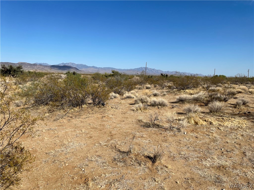 751 South Verde Road Golden Valley, AZ 86413 - Photo 14 of 16