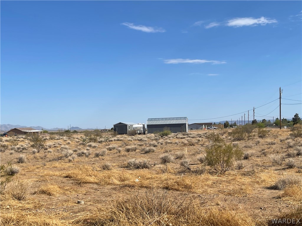 751 South Verde Road Golden Valley, AZ 86413 - Photo 2 of 16