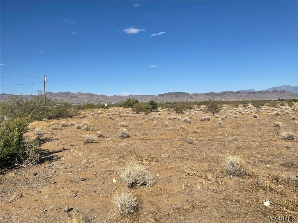 751 South Verde Road Golden Valley, AZ 86413 - Photo 9 of 16