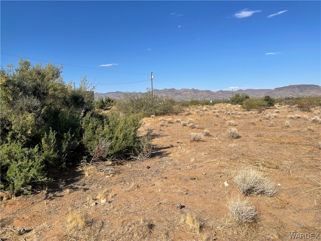 751 South Verde Road Golden Valley, AZ 86413 - Photo 10 of 16