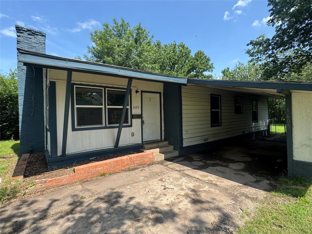 1605 Jackson Street Commerce, TX 75428 - Photo 3 of 19