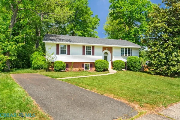 $895,000 | 8502 Woodbine Lane, Annandale, VA 22003