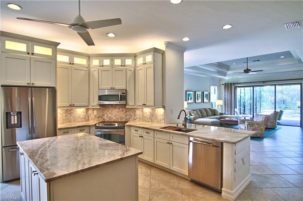 7421 Moorgate Point Way Naples, FL 34113 - Photo 6 of 32 Kitchen