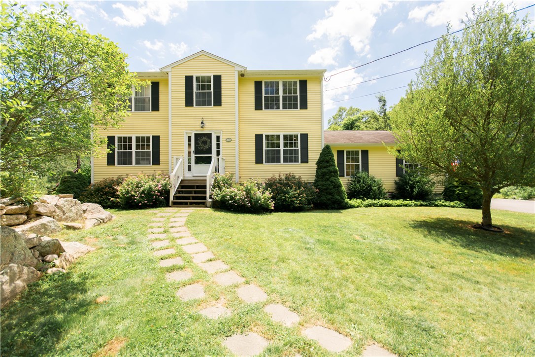 129 Deer Run Road Tiverton, RI 02878 - Photo 1 of 29 129 Deer Run Road Tiverton, RI