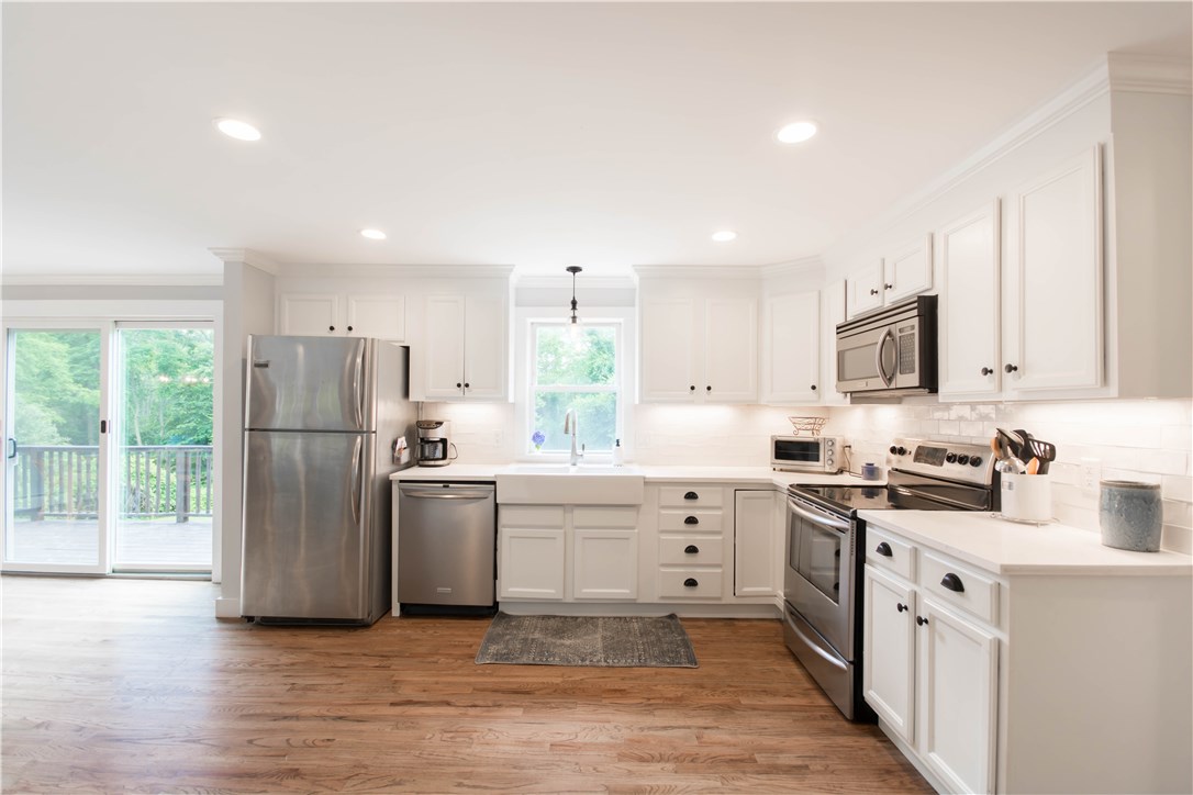 129 Deer Run Road Tiverton, RI 02878 - Photo 8 of 29 129 Deer Run Road Tiverton, RI